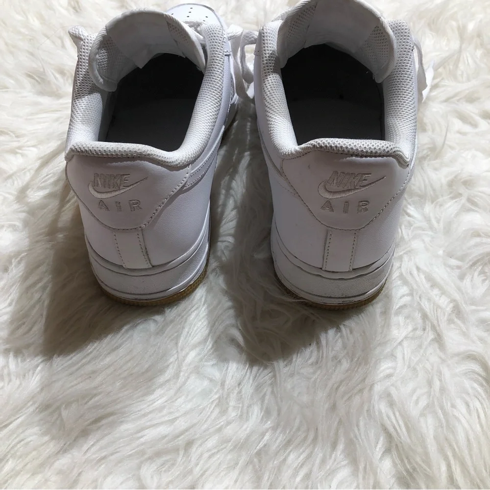 Nike Air Force 1 White AF1 gum bottom Size 9.5 Men’s sneakers skateboard casual